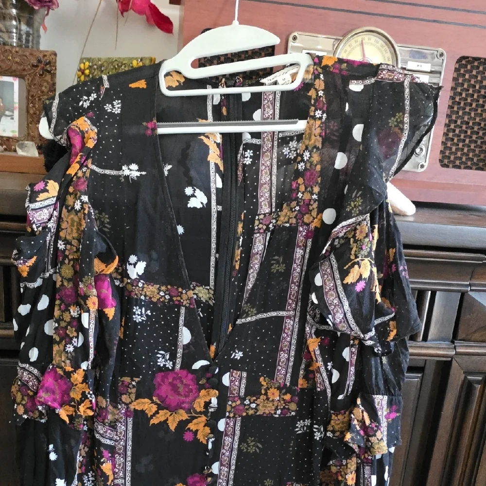 For LOVE AND LEMONS Floral Black Maxi Dress - Picture 2 of 5